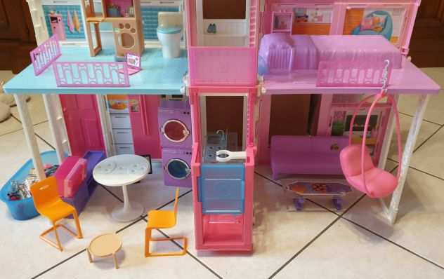 casa di barbie giocattolo