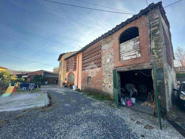 casa di corte Via Comunale Chiesa di Toringo, CAPANNORI