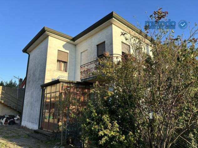 Casa indipendente con 5 locali e box auto doppio in vendita a San Martino di Venezze