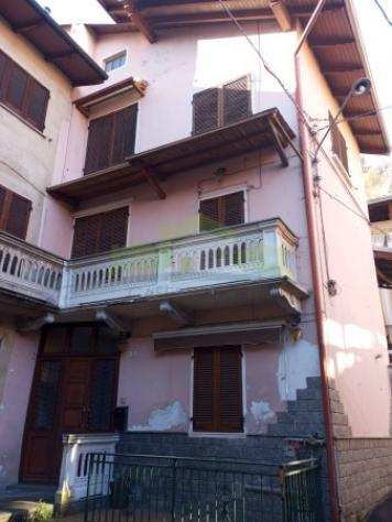 Casa indipendente di 150 msup2 con piugrave di 5 locali in vendita a Serravalle Sesia