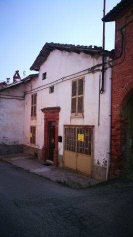 Casa indipendente di 155 msup2 con piugrave di 5 locali e box auto in vendita a Castagnole Monferrato