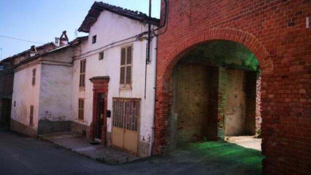 Casa indipendente di 155 msup2 con piugrave di 5 locali e box auto in vendita a Castagnole Monferrato