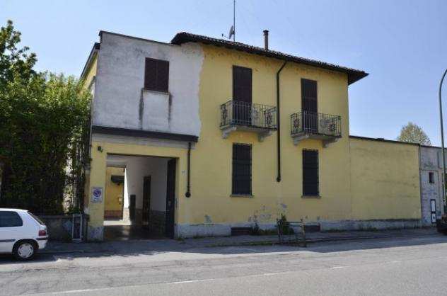 Casa indipendente di 302 msup2 con 5 locali e box auto doppio in vendita a Cremona