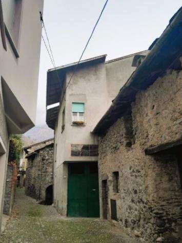 Casa indipendente di 372 msup2 con piugrave di 5 locali e box auto doppio in vendita a Ponte in Valtellina