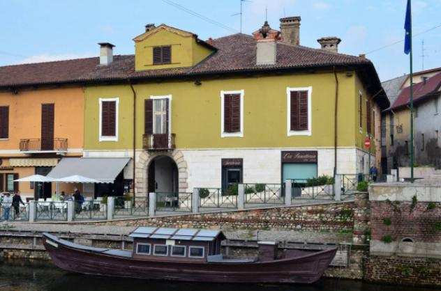 Casa indipendente di 581 msup2 con piugrave di 5 locali e box auto doppio in vendita a Boffalora Sopra Ticino