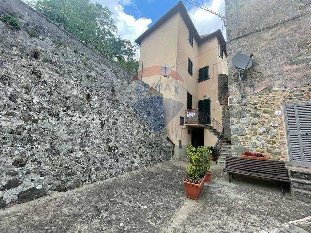Casa indipendente in vendita a Bagni Di Lucca - 8 locali 160mq