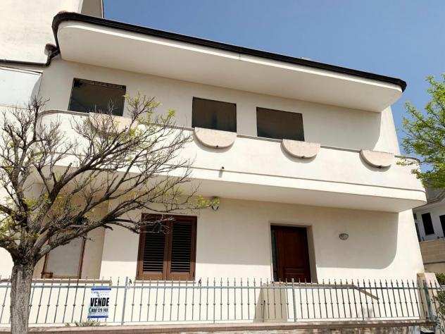 Casa indipendente in vendita a Casarano - 5 locali 150mq