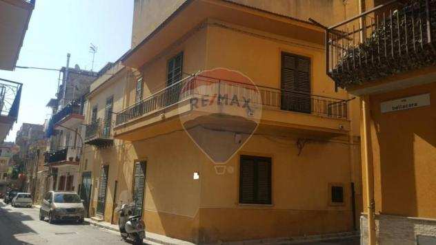 Casa indipendente in vendita a Casteldaccia - 9 locali 310mq