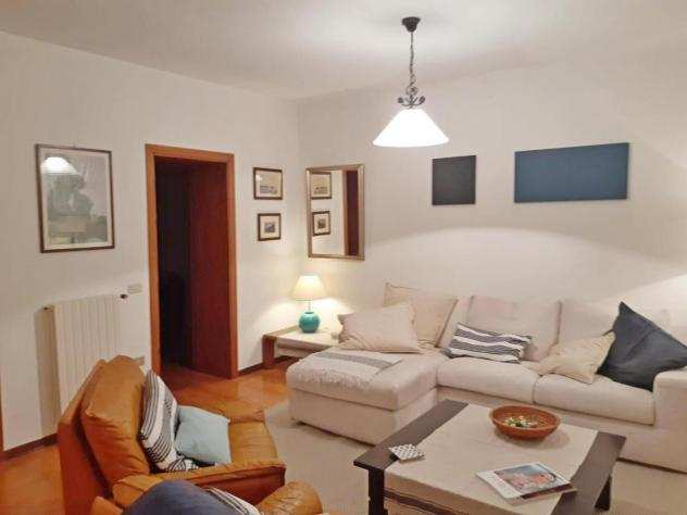 Casa indipendente in vendita a Forte Dei Marmi - 5 locali 180mq