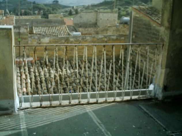 CASA INDIPENDENTE Via Aspromonte n. 8-10, da ristrutturare