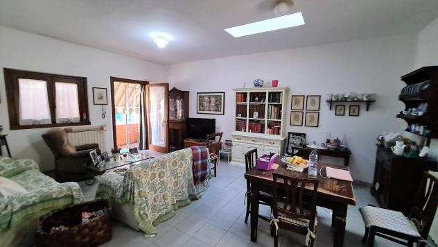 Casa semindipendente in vendita a Castelfranco di Sotto 173 mq Rif 1072660