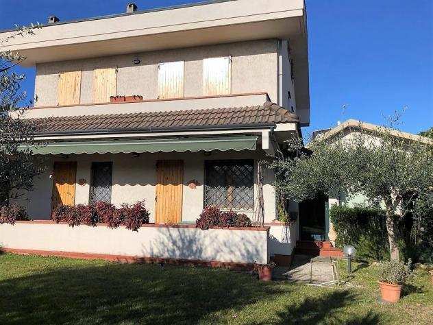 Casa semindipendente in vendita a Cinquale - Montignoso 150 mq Rif 1021110