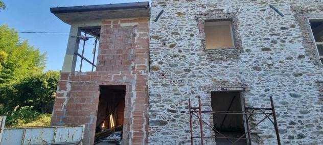 Casa semindipendente in vendita a Montignoso 190 mq Rif 1197031