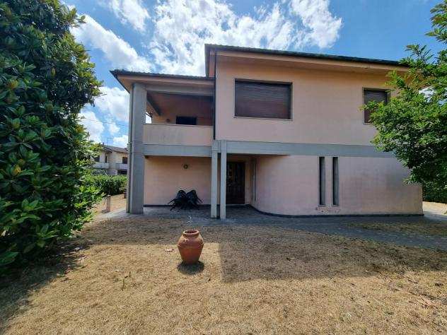 Casa singola in vendita a Castelfranco di Sotto 226 mq Rif 1055897