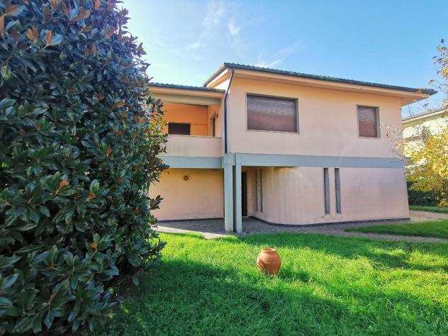 Casa singola in vendita a Castelfranco di Sotto 235 mq Rif 1075836