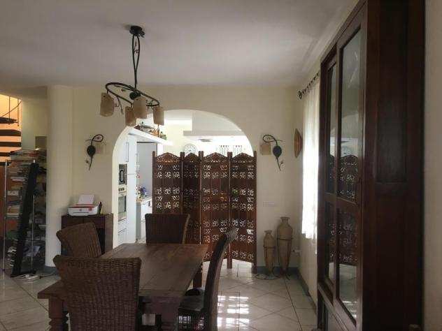 Casa singola in vendita a MARINA DI CARRARA - Carrara 200 mq Rif 1192384