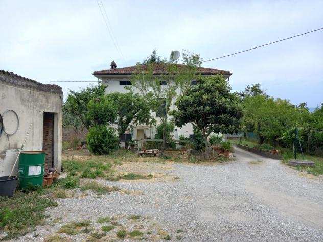 Casa singola in vendita a MASSA MACINAIA - Capannori 200 mq Rif 1056028