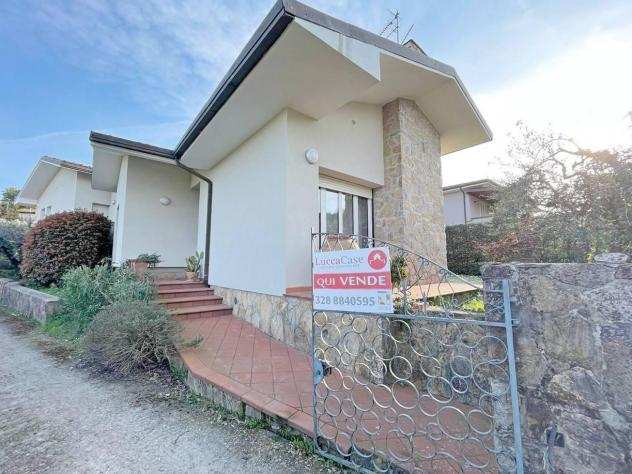 Casa singola in vendita a Massa Macinaia - Capannori 200 mq Rif 1194708