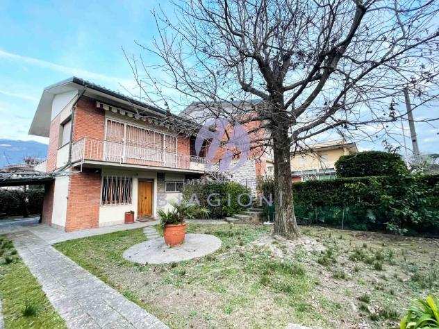 Casa singola in vendita a Pietrasanta 250 mq Rif 1096331