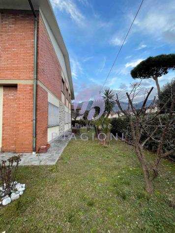 Casa singola in vendita a Pietrasanta 250 mq Rif 1096331