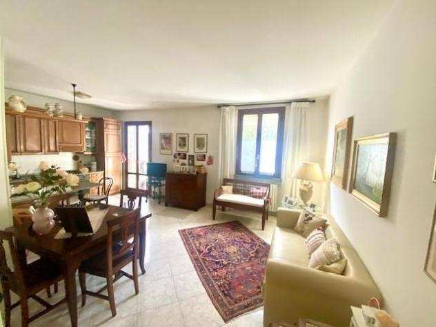 Casa singola in vendita a Pontedera 200 mq Rif 1134972