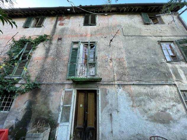 Casa singola in vendita a Santa Maria Del Giudice - Lucca 430 mq Rif 1215936