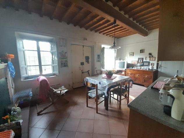 Casale in vendita a Gragnano - Capannori 140 mq Rif 1238598