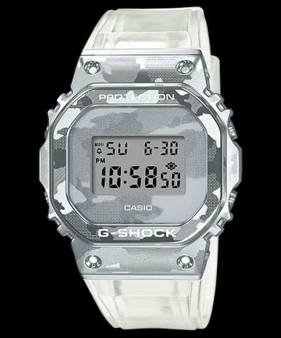 Casio GM-5600SCM-1ER G-Shock New Bianco Camouflage Cassa Acciaio