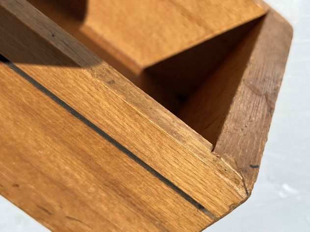 Cassetto in legno con guida per macchina da cucire