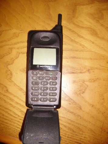 Cellulare Motorola internazional 8700