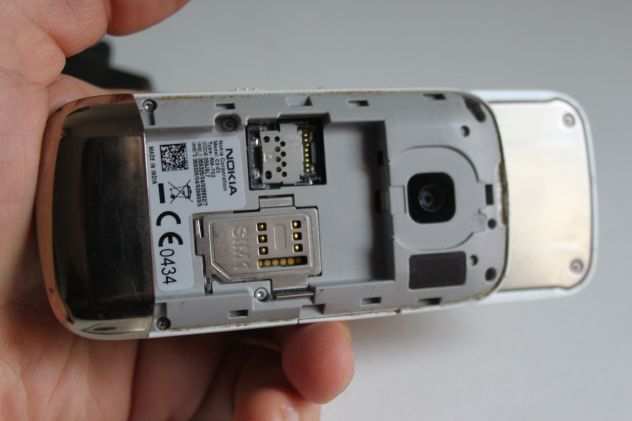 CELLULARE NOKIA C2- 03 SLIDE con alimentatore usato per ricambiriparazione