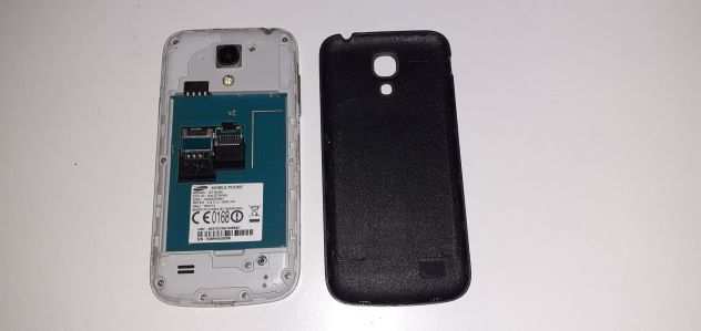 Cellulare Samsung GT-I9195 schermo con crepe