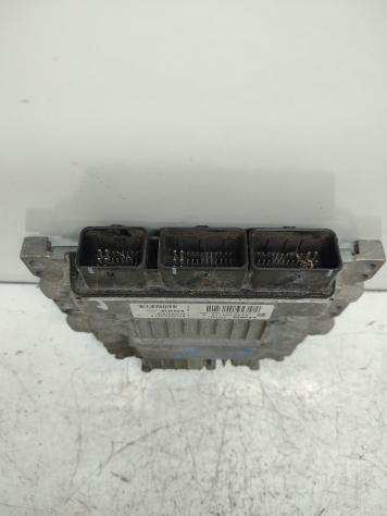 Centralina ecu controller Renault cod. Oem 8200843713