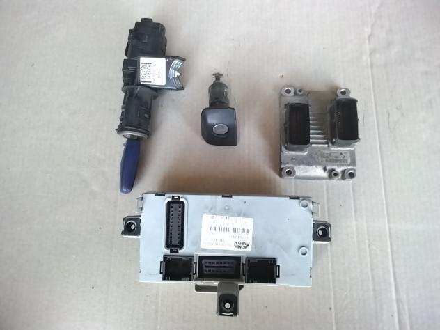 Centralina Motore ECU FIAT IDEA 2003 1.4 Benzina 0261208206