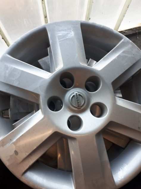 cerchi in ferro usati con copricerchi originali Nissan Quashai da 16