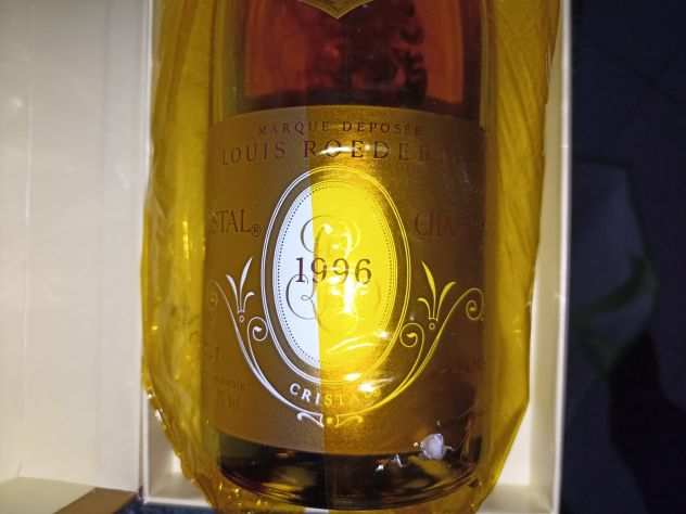 Champagne ldquoCristal Brut Milleacutesimeacuterdquo 1996 Cofanetto