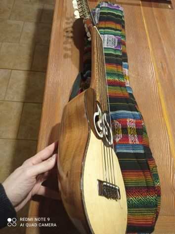 Charango boliviano