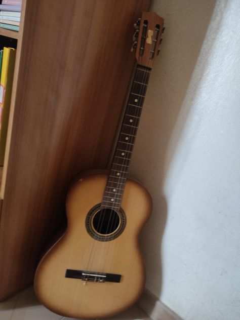 Chitarra didattica classica vendo euro50.00