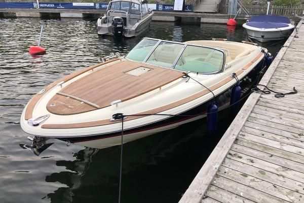 Chris Craft Corsair 25