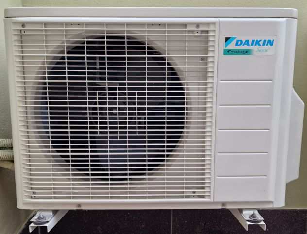 Climatizzatore inverter Daikin dual split modello Siesta con pompa di calore