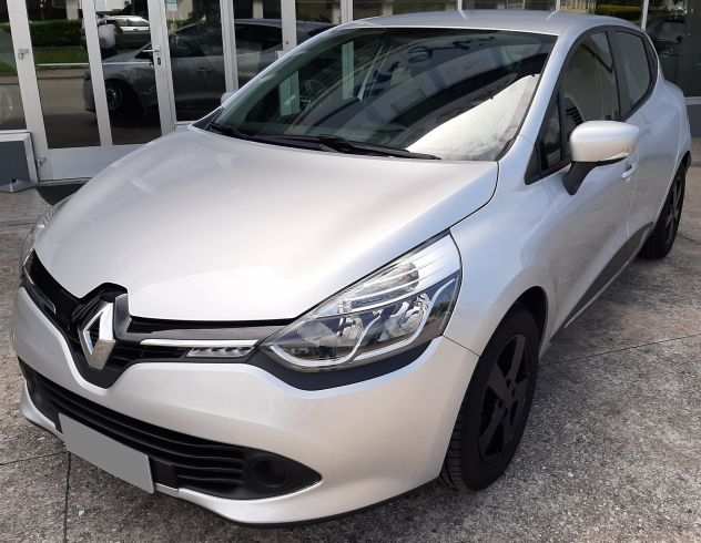 Clio 5p 1.2 75 c.v. LIMITED OK. NEOPATENTATI