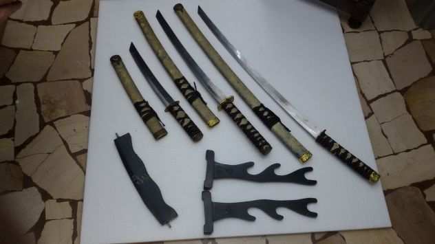 COLLEZIONE 3 SPADE KATANA CON SUPPORTO