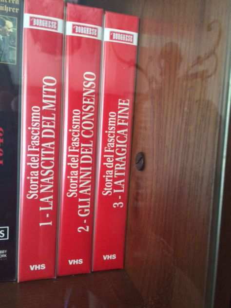 Collezione mai aperta. 3 vhs quotStoria del fascismoquot