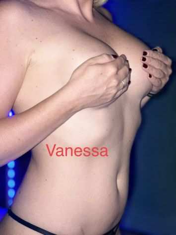 COME POTRESTI CERCARE DI MEGLIO NUOVO CENTRO VANESSA ITALIANA FOTO VERE