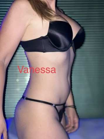 COME POTRESTI CERCARE DI MEGLIO NUOVO CENTRO VANESSA ITALIANA FOTO VERE