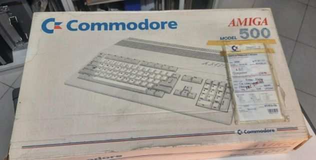 COMMODORE AMIGA 500