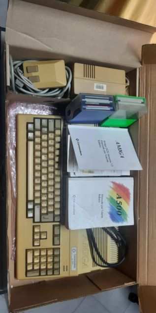 COMMODORE AMIGA 500