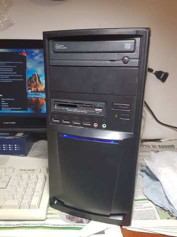 Computer AMD FX-4300 Q.Core,RAM 8GB,disco 500GB,HDMI