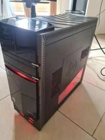 Computer Desktop PC fisso 16GB ram, ssd e hdd