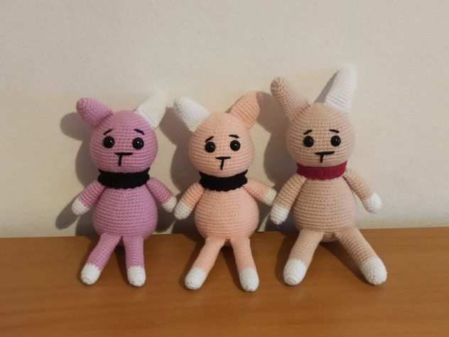 conigli piccolini. amigurumi. pupazzi